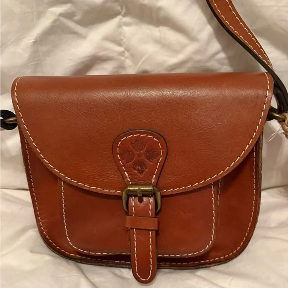Patricia Nash Crossbody new with tags & Dust bag - Picture 2 of 10